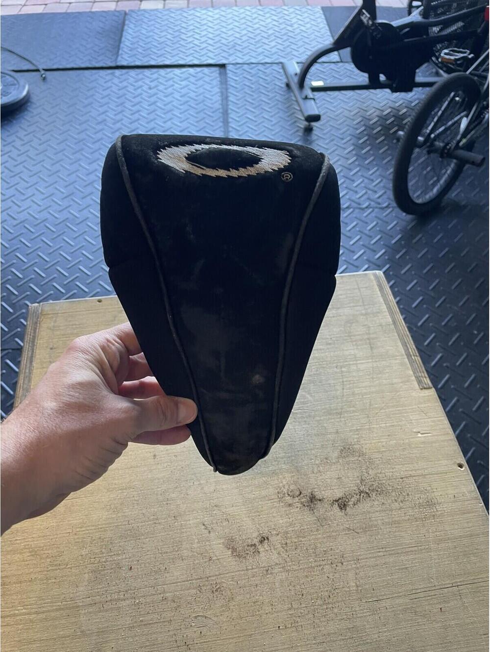 Oakley Golf Club Holder Static O RARE